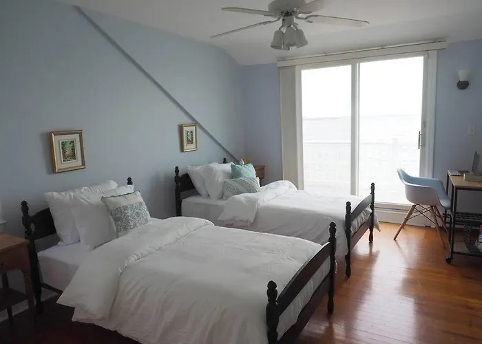 Casa Al Mare Beachfront Retreat King Bed Near Yale