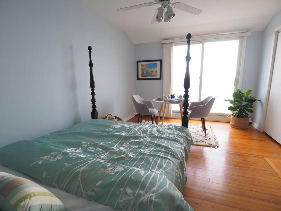 Casa Al Mare Beachfront Retreat King Bed Near Yale East Haven