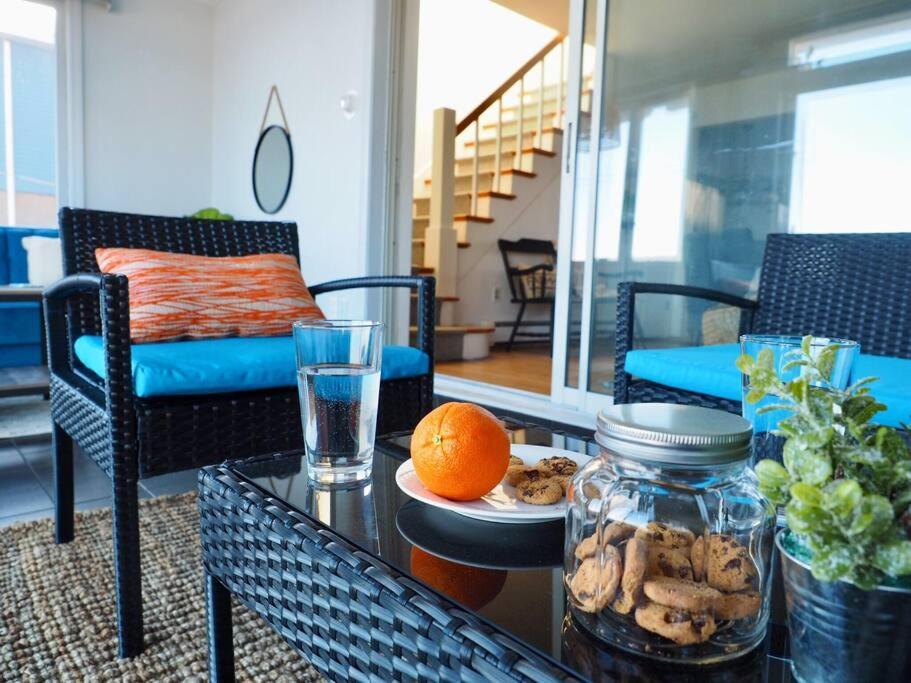 Casa Al Mare Beachfront Retreat King Bed Near Yale East Haven